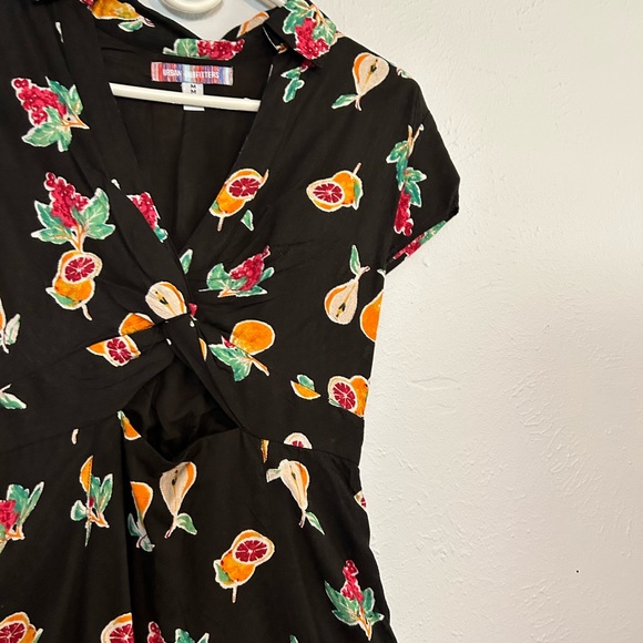 SOLDDD!! NO LONGER AVAILABLE!!! Urban Outfitters Harlow Twist-Front Mini Dress! - Picture 5 of 9